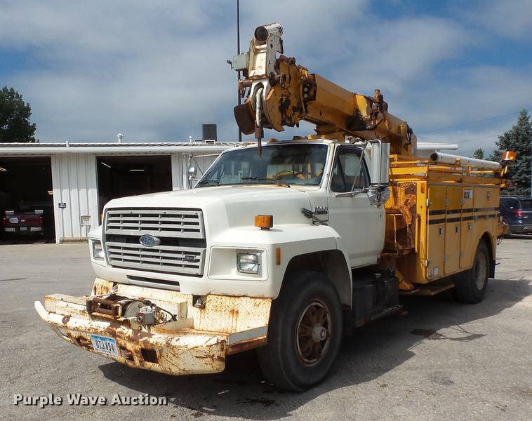 image for item FT9847 1994 Ford F800 digger derrick truck