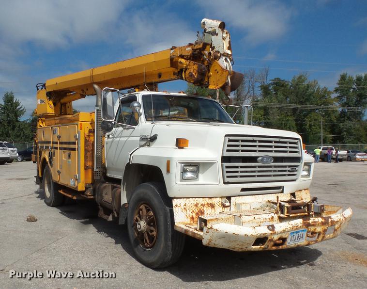 image for item FT9847 1994 Ford F800 digger derrick truck