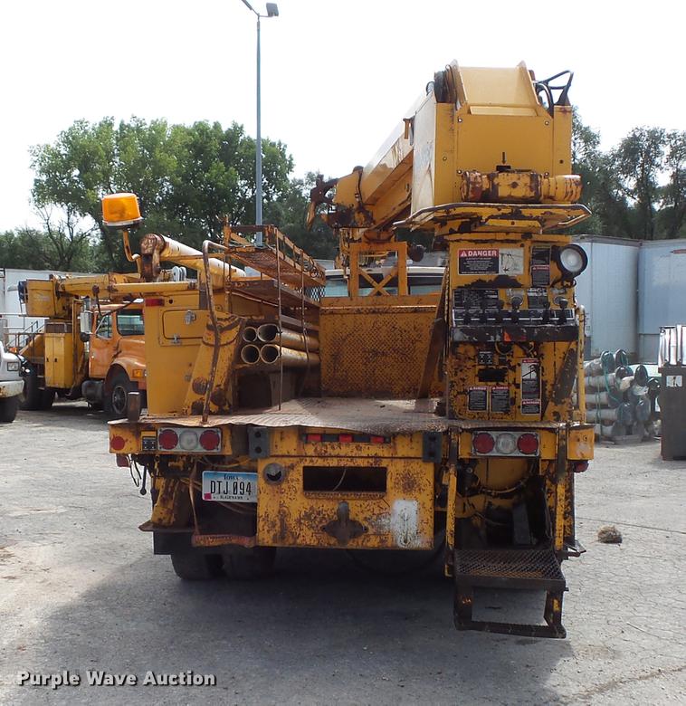 image for item FT9847 1994 Ford F800 digger derrick truck