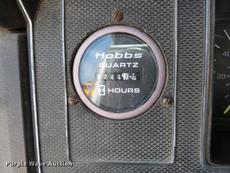 image for item FT9847 1994 Ford F800 digger derrick truck