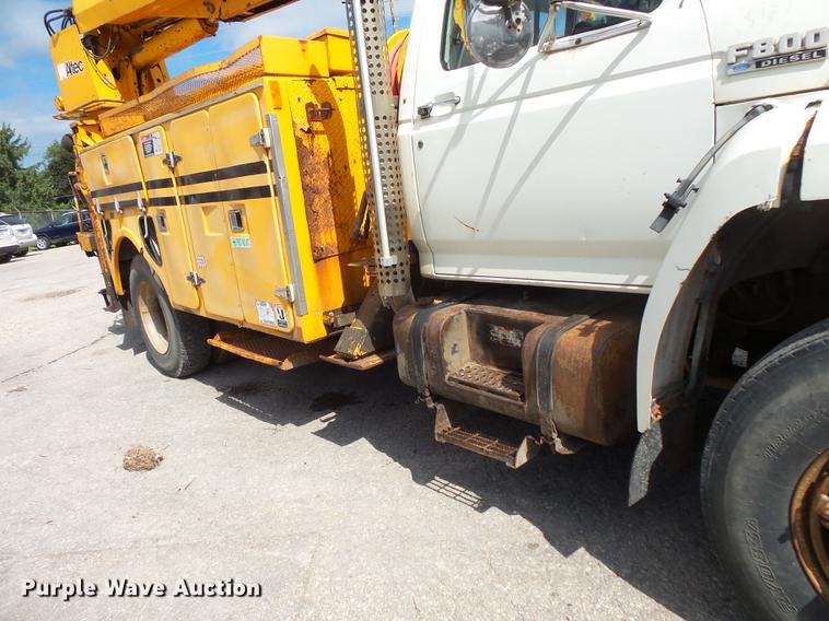 image for item FT9847 1994 Ford F800 digger derrick truck