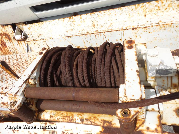 image for item FT9847 1994 Ford F800 digger derrick truck