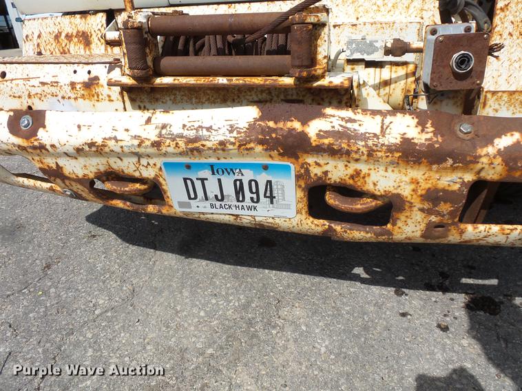 image for item FT9847 1994 Ford F800 digger derrick truck