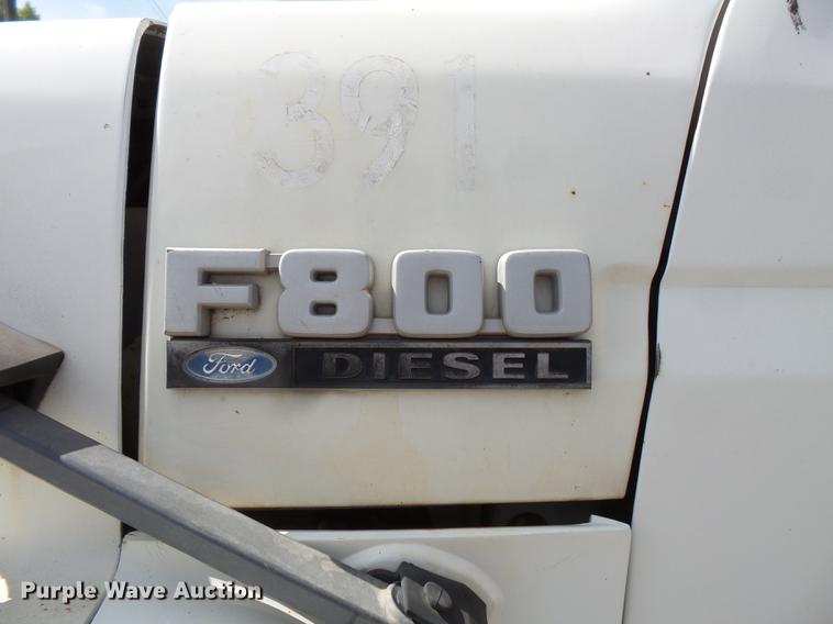 image for item FT9847 1994 Ford F800 digger derrick truck