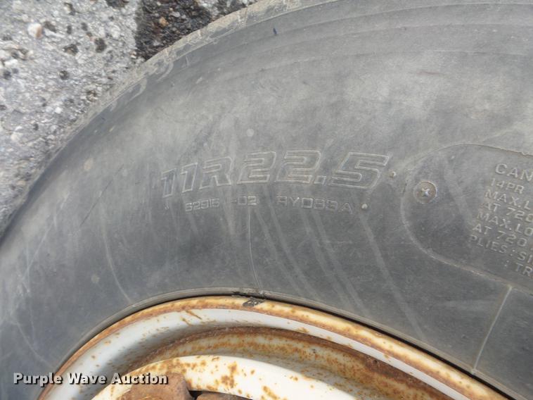 image for item FT9847 1994 Ford F800 digger derrick truck