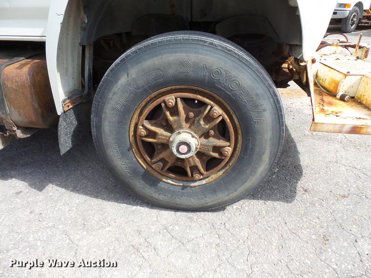 image for item FT9847 1994 Ford F800 digger derrick truck