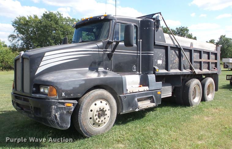 image for item K6250 1990 Kenworth T600 dump truck