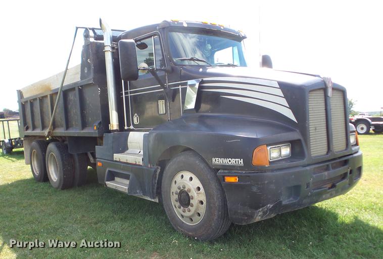 image for item K6250 1990 Kenworth T600 dump truck