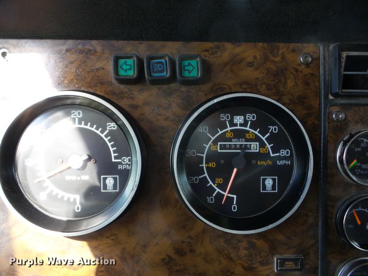 image for item K6250 1990 Kenworth T600 dump truck