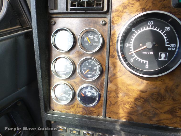 image for item K6250 1990 Kenworth T600 dump truck