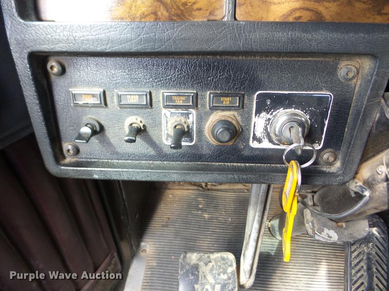 image for item K6250 1990 Kenworth T600 dump truck