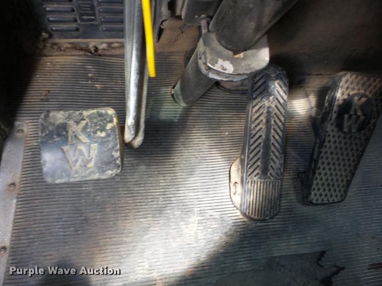 image for item K6250 1990 Kenworth T600 dump truck