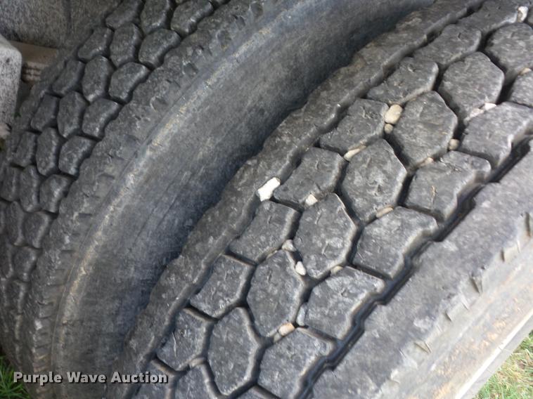 image for item K6250 1990 Kenworth T600 dump truck