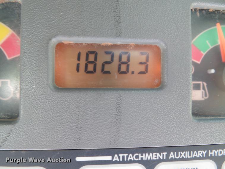 image for item L5701 2004 Bobcat S185 skid steer