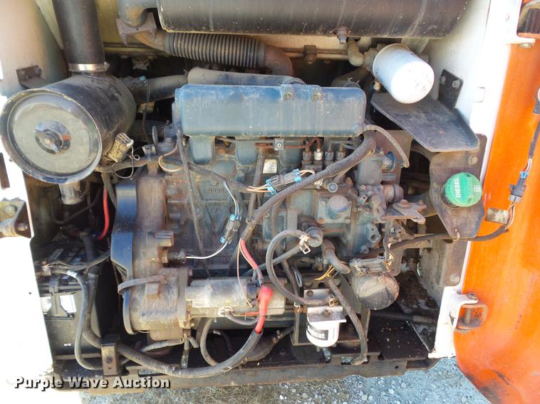 image for item L5701 2004 Bobcat S185 skid steer