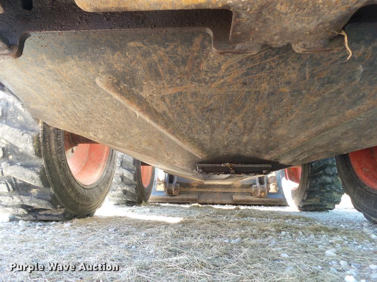 image for item L5701 2004 Bobcat S185 skid steer