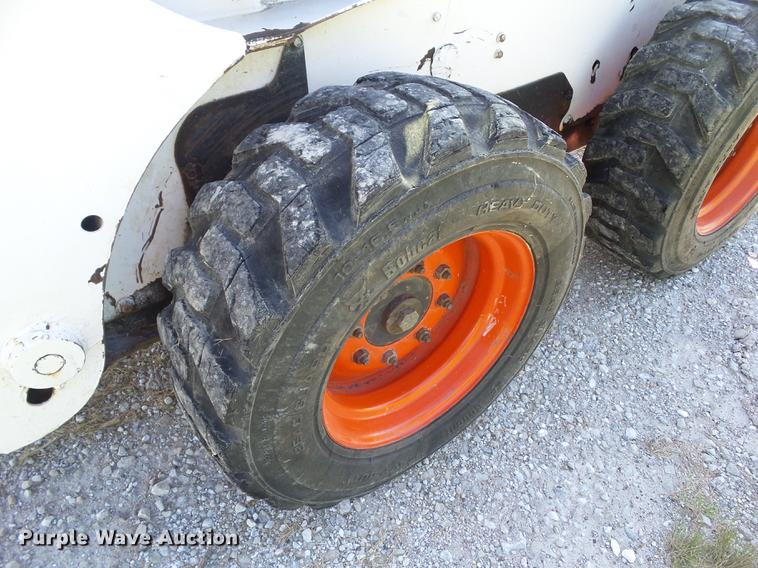 image for item L5701 2004 Bobcat S185 skid steer