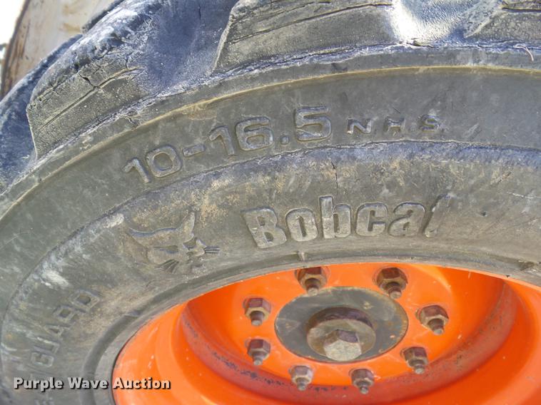 image for item L5701 2004 Bobcat S185 skid steer