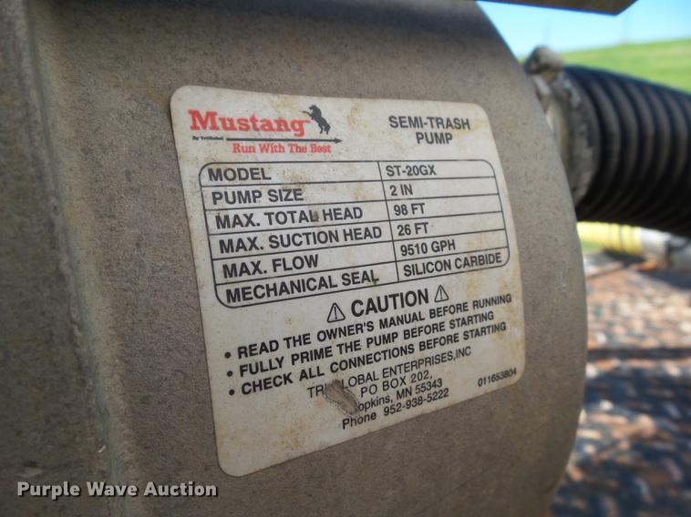 image for item L5702 1990 International 7100 flatbed truck with water tank