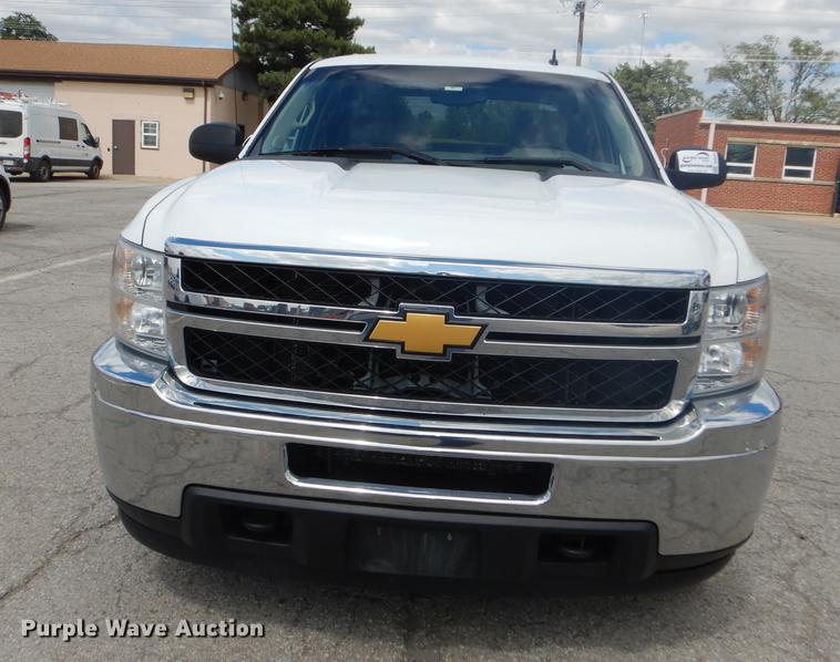 image for item DB8262 2012 Chevrolet Silverado 2500HD Crew Cab pickup truck