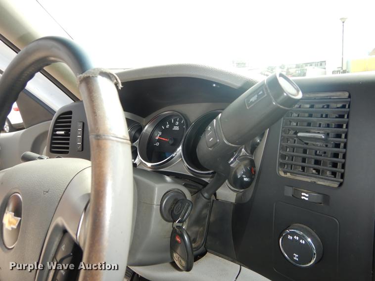 image for item DB8262 2012 Chevrolet Silverado 2500HD Crew Cab pickup truck