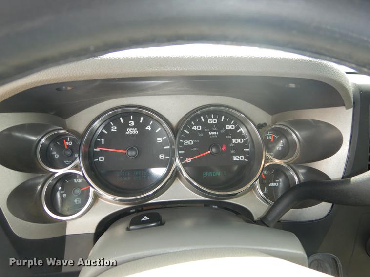 image for item DB8262 2012 Chevrolet Silverado 2500HD Crew Cab pickup truck