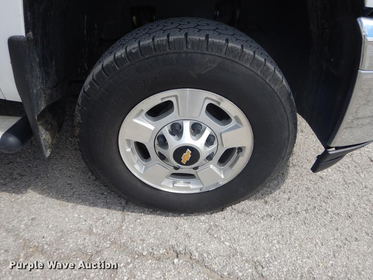 image for item DB8262 2012 Chevrolet Silverado 2500HD Crew Cab pickup truck