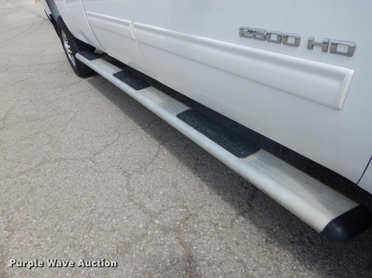 image for item DB8262 2012 Chevrolet Silverado 2500HD Crew Cab pickup truck