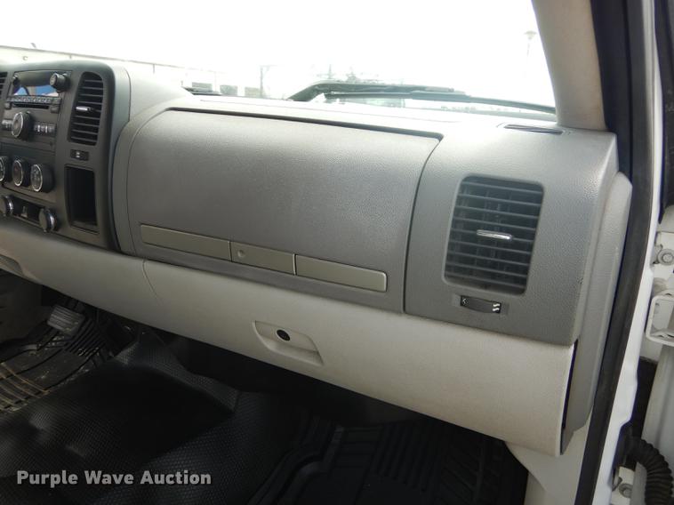 image for item DB8262 2012 Chevrolet Silverado 2500HD Crew Cab pickup truck