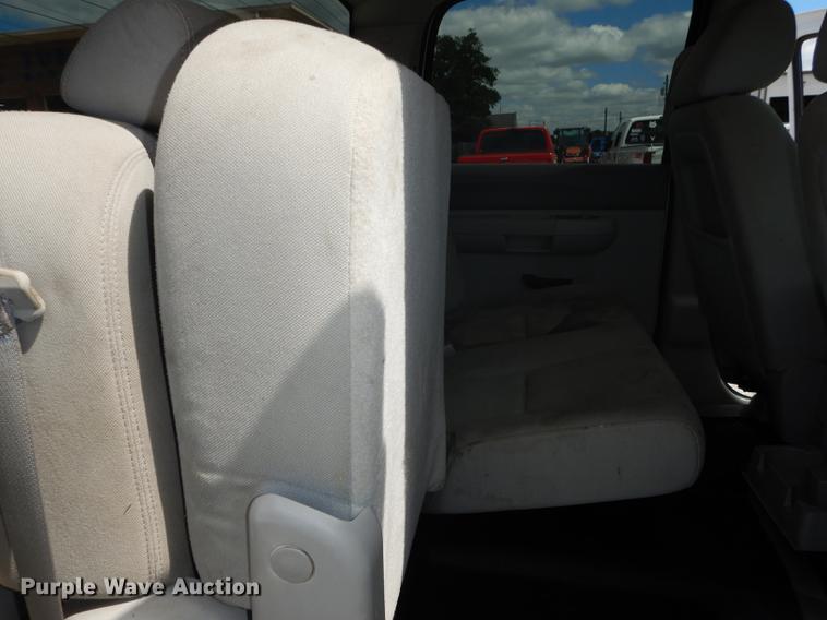 image for item DB8262 2012 Chevrolet Silverado 2500HD Crew Cab pickup truck