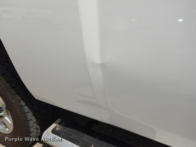 image for item DB8262 2012 Chevrolet Silverado 2500HD Crew Cab pickup truck