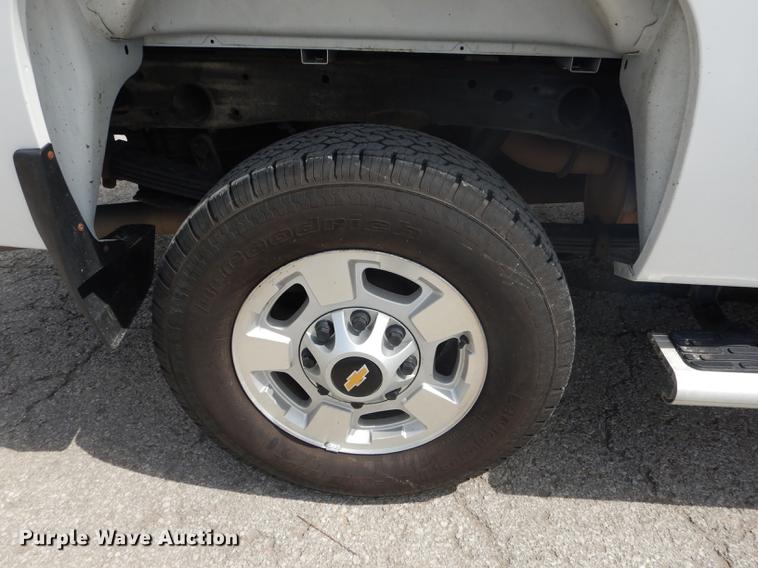 image for item DB8262 2012 Chevrolet Silverado 2500HD Crew Cab pickup truck