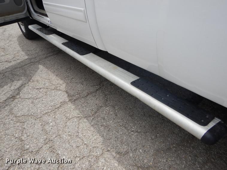 image for item DB8262 2012 Chevrolet Silverado 2500HD Crew Cab pickup truck