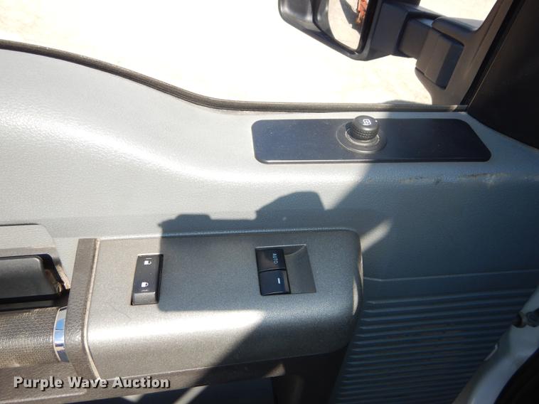 image for item DB8299 2011 Ford F250 Super Duty utility bed pickup truck