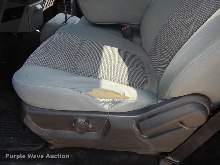 image for item DB8299 2011 Ford F250 Super Duty utility bed pickup truck