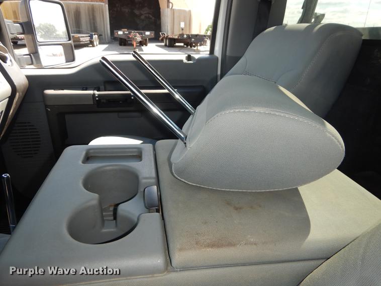 image for item DB8299 2011 Ford F250 Super Duty utility bed pickup truck