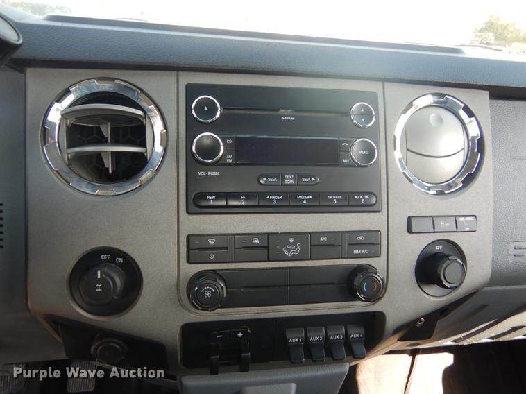 image for item DB8299 2011 Ford F250 Super Duty utility bed pickup truck