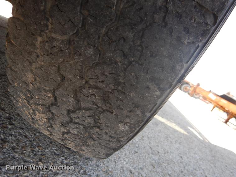 image for item DB8299 2011 Ford F250 Super Duty utility bed pickup truck