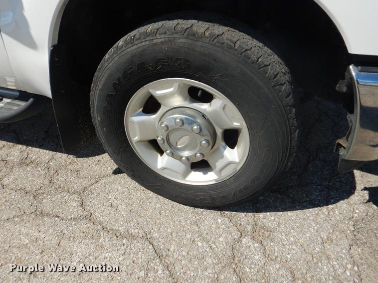 image for item DB8299 2011 Ford F250 Super Duty utility bed pickup truck