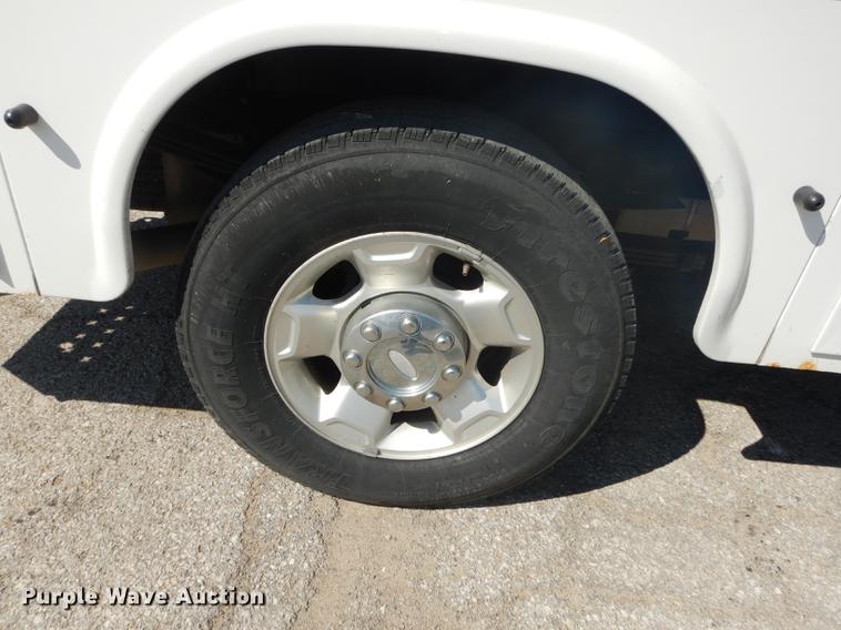 image for item DB8299 2011 Ford F250 Super Duty utility bed pickup truck