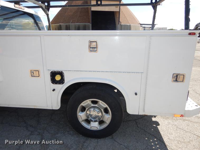 image for item DB8299 2011 Ford F250 Super Duty utility bed pickup truck