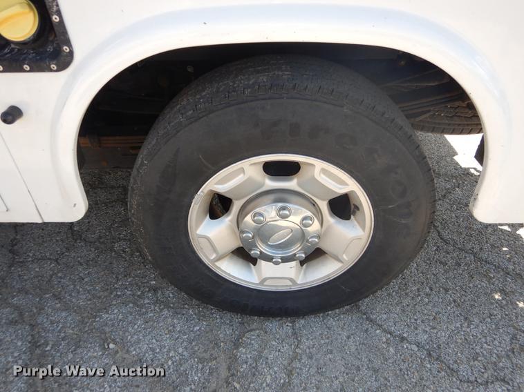 image for item DB8299 2011 Ford F250 Super Duty utility bed pickup truck