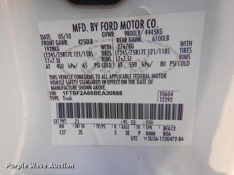 image for item DB8299 2011 Ford F250 Super Duty utility bed pickup truck