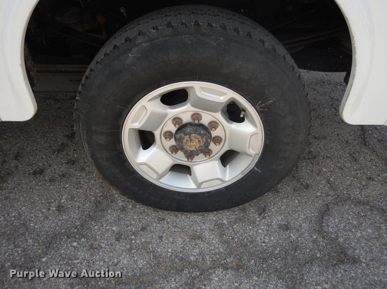 image for item DB8302 2012 Ford F250 Super Duty utility bed pickup truck