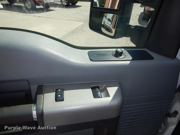 image for item DB8303 2013 Ford F250 Super Duty pickup truck