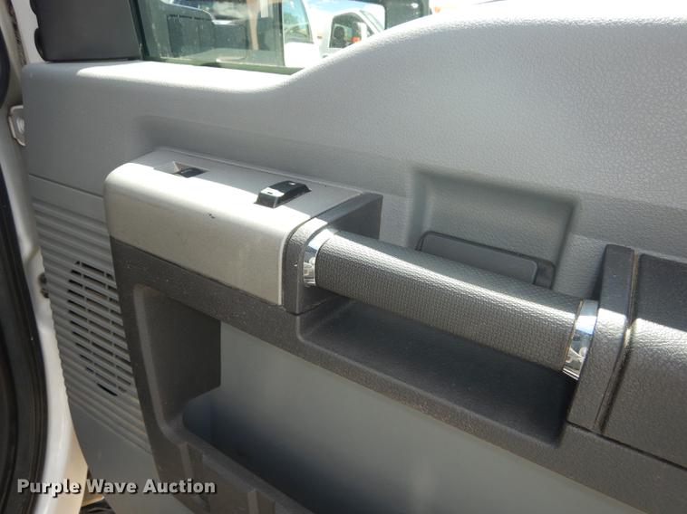 image for item DB8303 2013 Ford F250 Super Duty pickup truck