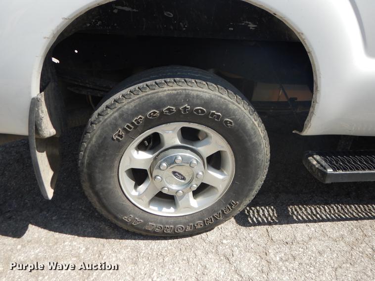 image for item DB8303 2013 Ford F250 Super Duty pickup truck