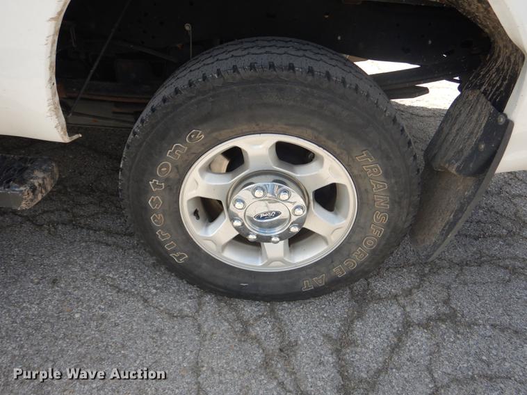 image for item DB8303 2013 Ford F250 Super Duty pickup truck