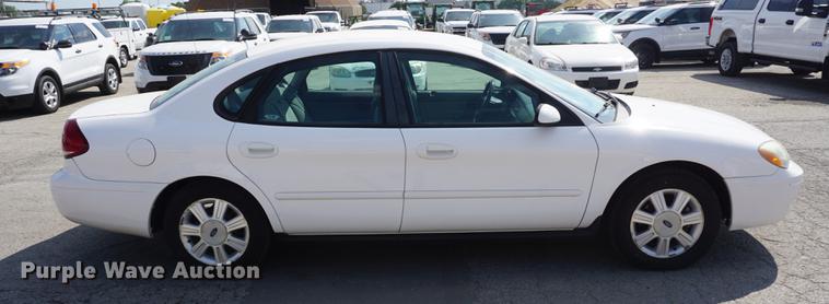 image for item DD6530 2005 Ford Taurus