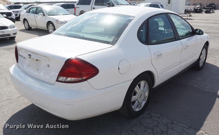 image for item DD6530 2005 Ford Taurus